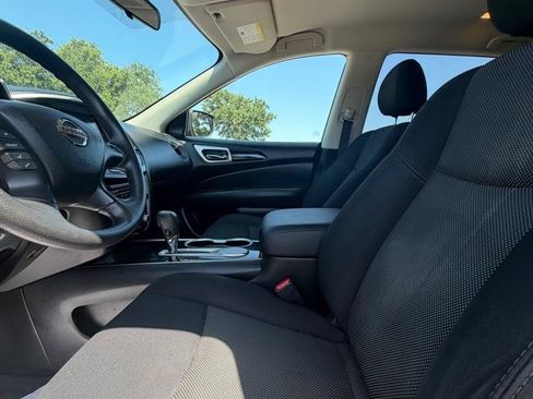 Used 2019 Nissan Pathfinder S FWD image 10