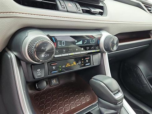Used 2025 Toyota RAV4 Limited image 19