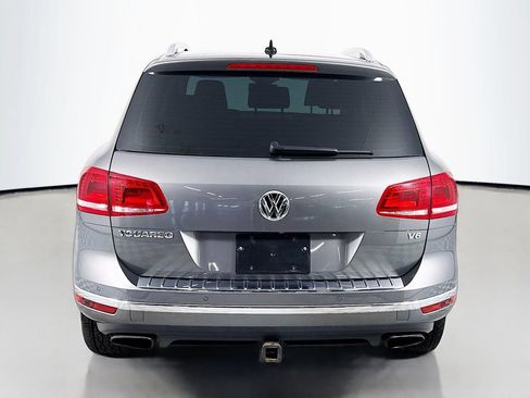 Used 2016 Volkswagen Touareg Sport AWD/4WD image 10