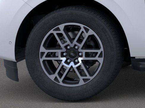 New 2025 Ford Expedition Active image 19