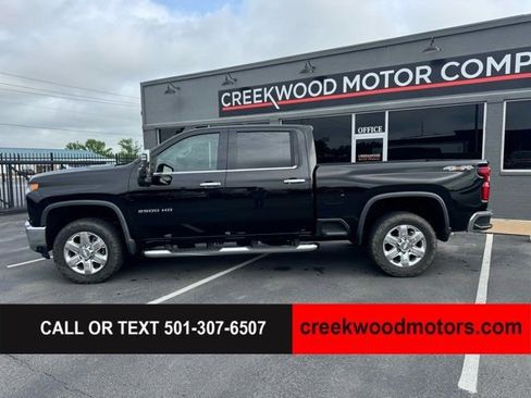 Used 2020 Chevrolet Silverado 2500 LTZ w/ LTZ Premium Package AWD/4WD image 6