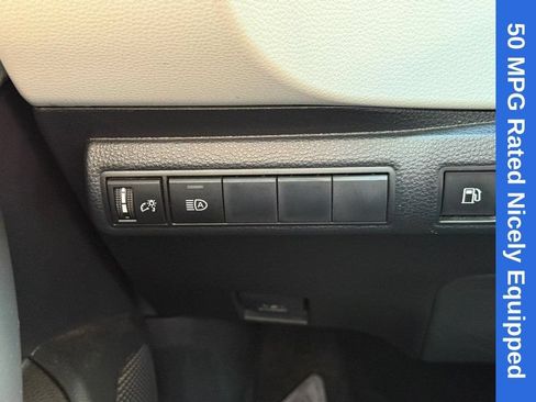 Used 2025 Toyota Corolla LE FWD image 29