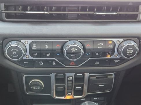 Certified 2025 Jeep Gladiator Sport AWD/4WD image 23