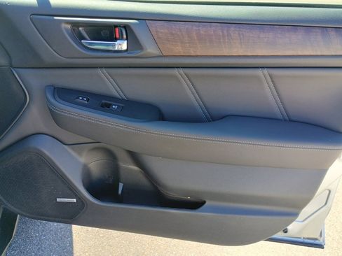 Used 2018 Subaru Outback 3.6R Limited image 22