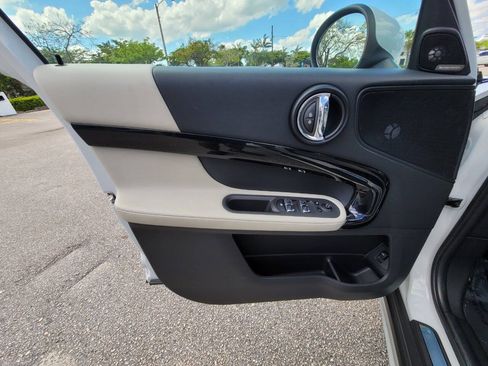 Used 2019 MINI Cooper Countryman w/ Premium Package FWD image 19