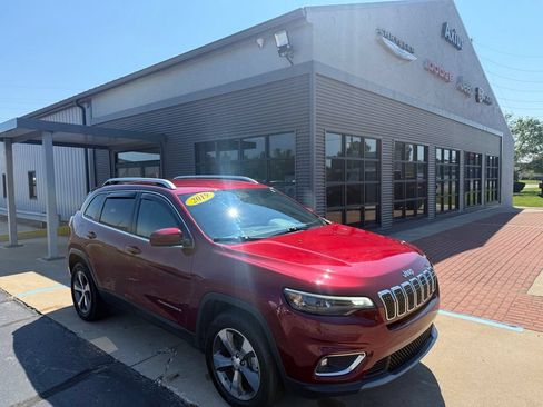 Used 2019 Jeep Cherokee Limited AWD/4WD image 6