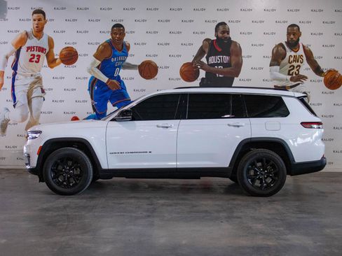 Used 2022 Jeep Grand Cherokee L Limited AWD/4WD image 18