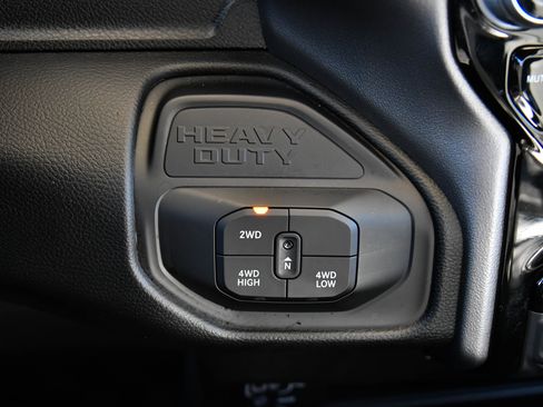 Used 2025 RAM 2500 Big Horn image 31