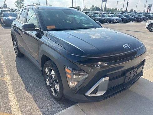Used 2025 Hyundai Kona SEL FWD image 1