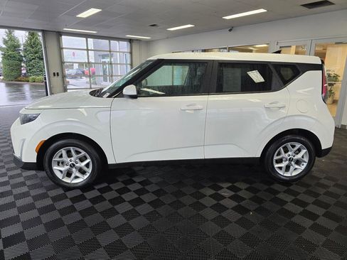 Used 2024 Kia Soul LX w/ Option Group 015 image 6