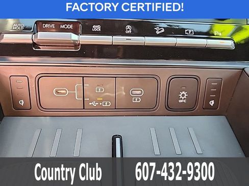 Certified 2025 Hyundai Santa Fe Calligraphy image 16