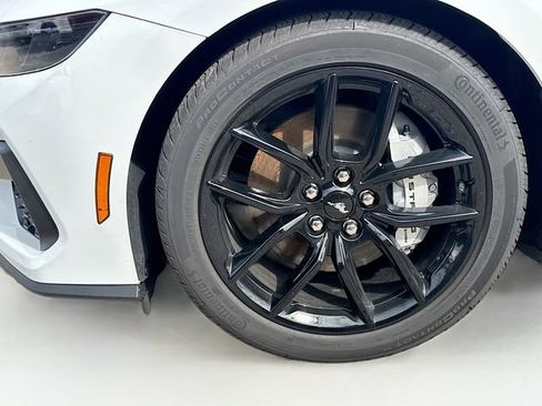 Used 2025 Ford Mustang GT Premium RWD image 27