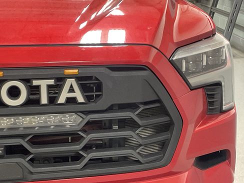 Used 2023 Toyota Sequoia Platinum image 3