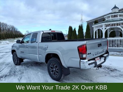 Used 2022 Toyota Tacoma SR5 image 3