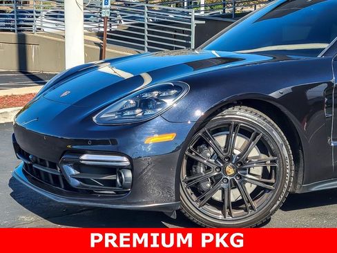 Used 2022 Porsche Panamera GTS image 2