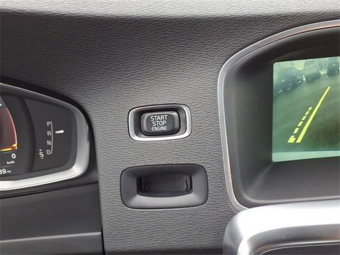 Used 2017 Volvo S60 T5 Inscription Platinum image 27