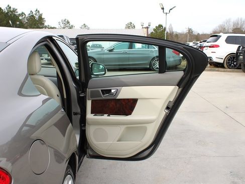 Used 2009 Jaguar XF Premium image 34