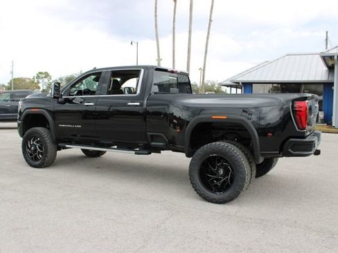 Used 2024 GMC Sierra 3500 Denali w/ Denali Reserve Package image 7