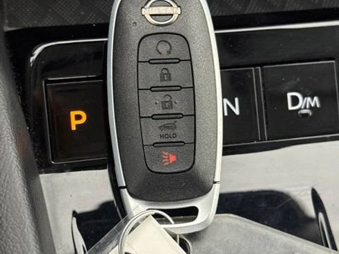 Certified 2025 Nissan Murano SV AWD/4WD image 3