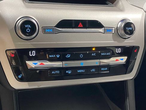 Used 2021 Ford Explorer XLT w/ Equipment Group 202A AWD/4WD image 33