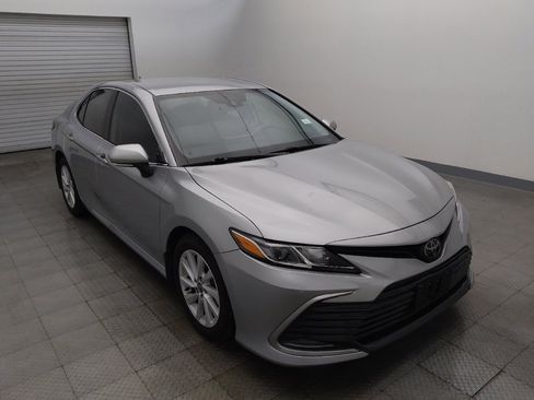 Used 2022 Toyota Camry LE w/ Convenience Package FWD image 13