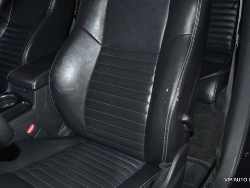 Used 2009 Dodge Challenger R/T image 14