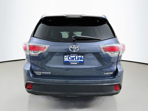 Used 2017 Toyota Highlander Plus FWD image 7