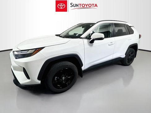 Used 2024 Toyota RAV4 XLE w/ Convenience Package FWD image 9