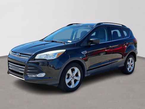 Used 2015 Ford Escape SE w/ Equipment Group 201A FWD image 3