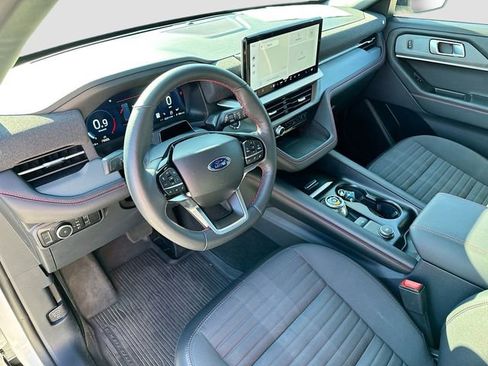 Used 2025 Ford Explorer ST-Line RWD image 9