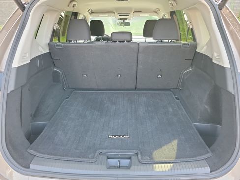 Used 2025 Nissan Rogue SV FWD image 18
