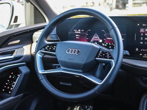 Used 2025 Audi Q5 Premium Plus AWD/4WD image 15