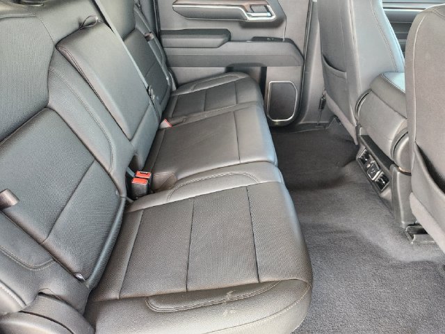 Used 2025 GMC Sierra 1500 SLT AWD/4WD image 31