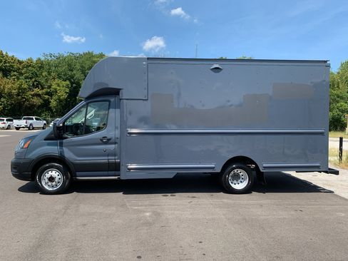 Used 2021 Ford Transit 350 DRW RWD image 6