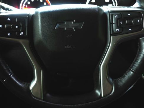 Used 2021 Chevrolet Silverado 1500 LT Trail Boss w/ Convenience Package II AWD/4WD image 18
