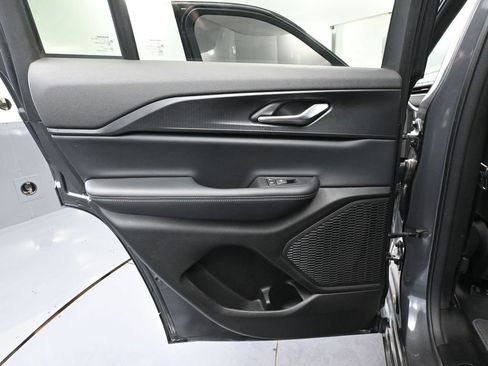 Used 2024 Jeep Grand Cherokee Altitude AWD/4WD image 37