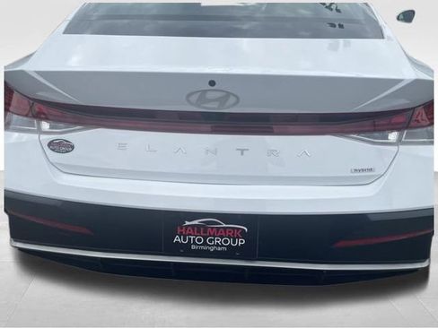 Used 2025 Hyundai Elantra Limited FWD image 8