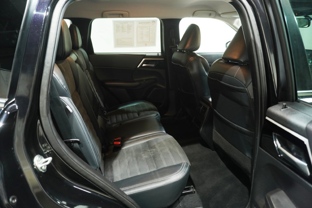Used 2024 Mitsubishi Outlander SE AWD/4WD image 16