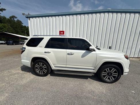 Used 2017 Toyota 4Runner Limited RWD image 9