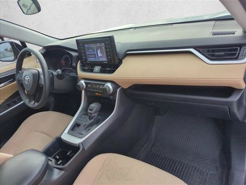 Used 2022 Toyota RAV4 XLE AWD/4WD image 25