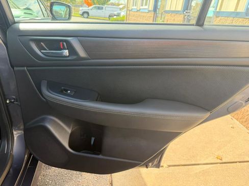 Used 2015 Subaru Legacy 2.5i Limited image 27