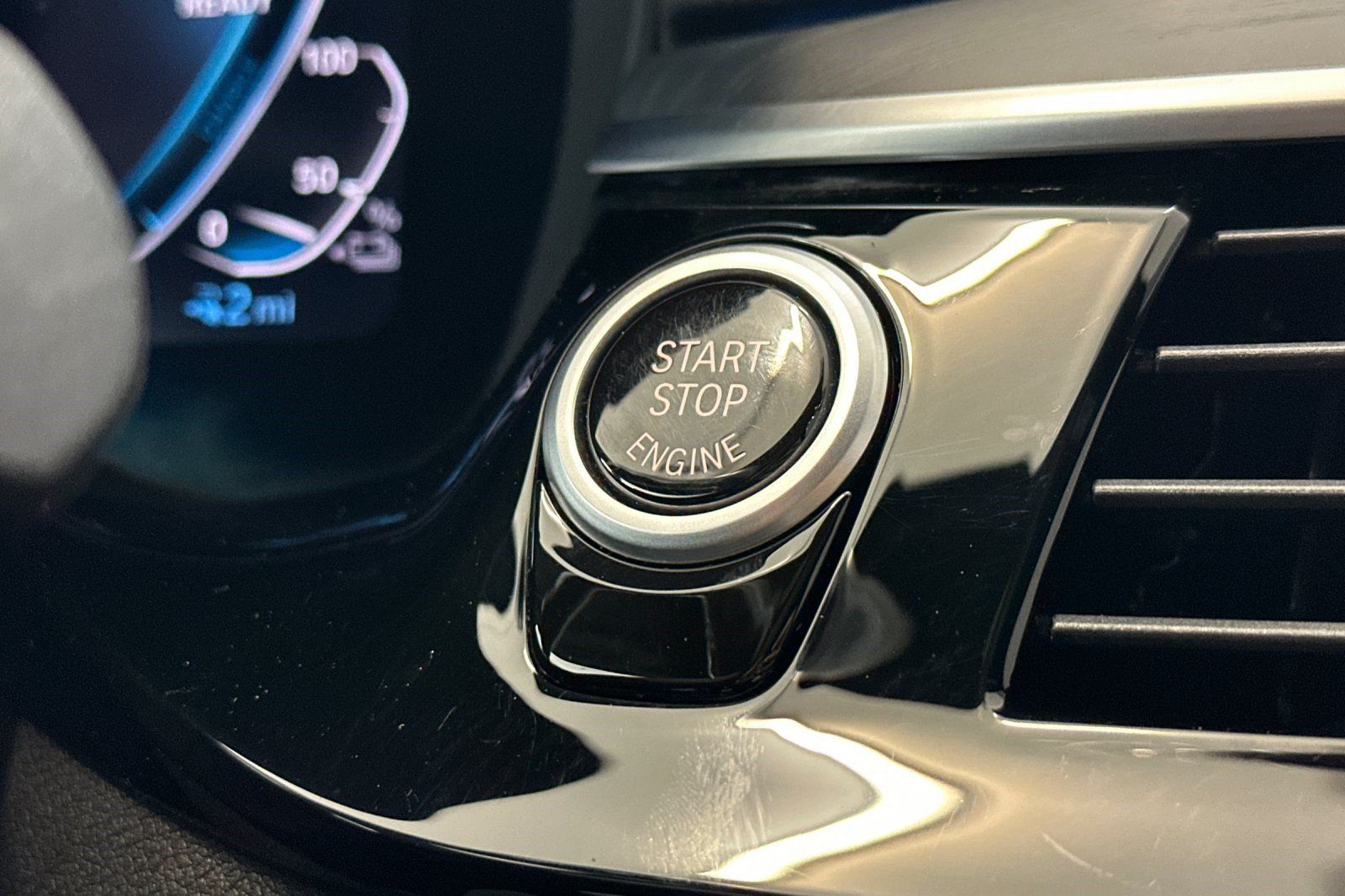 Certified 2023 BMW 530e w/ M Sport Package RWD image 16