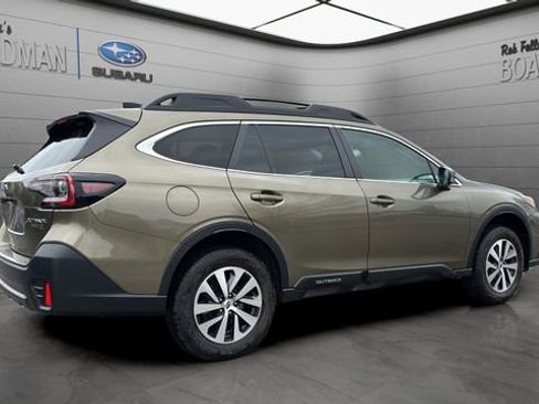 Used 2022 Subaru Outback Premium image 4