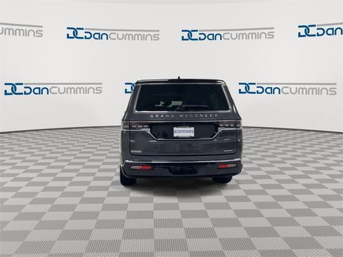 Used 2024 Jeep Grand Wagoneer L Series III image 7