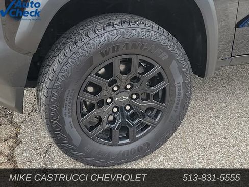 Used 2024 Chevrolet Colorado Trail Boss w/ Advanced Trailering Package AWD/4WD image 9