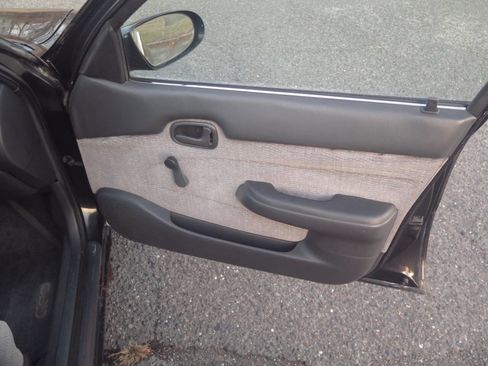 Used 1995 Geo Prizm LSi image 12