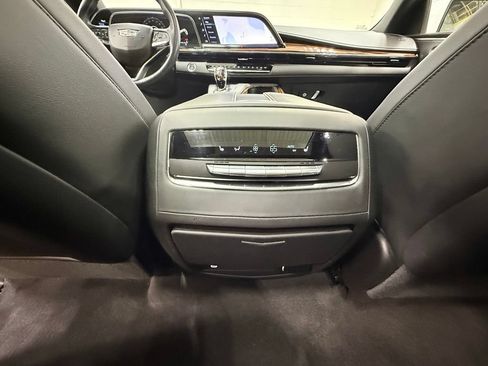 Used 2022 Cadillac Escalade ESV Premium Luxury AWD/4WD image 31