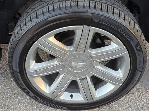 Used 2019 Cadillac Escalade Premium Luxury image 55