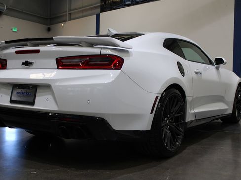 Used 2017 Chevrolet Camaro ZL1 RWD image 14
