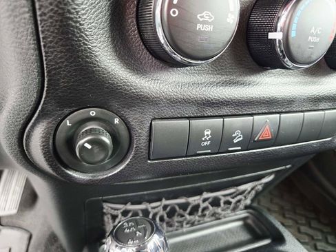 Used 2017 Jeep Wrangler Unlimited Sport w/ Quick Order Package 24S image 30